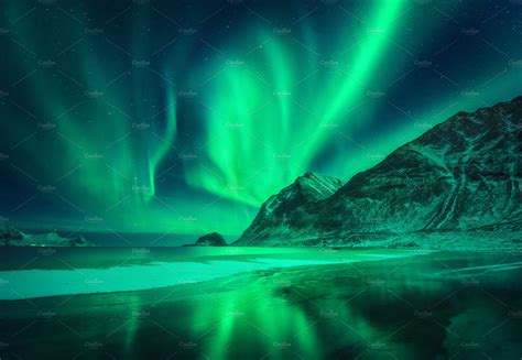 aurora borealis green color